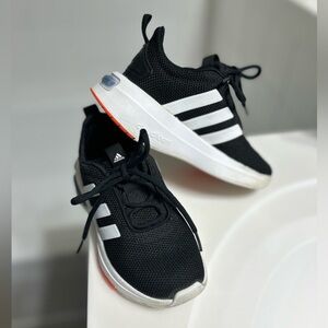 Gently worn - 11k Adidas Cloudfoam sneakers